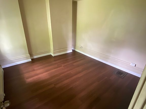 5th image of 1227 N Superior St APT 4