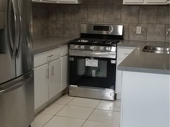 2nd image of 9601 Van Nuys Blvd Unit G