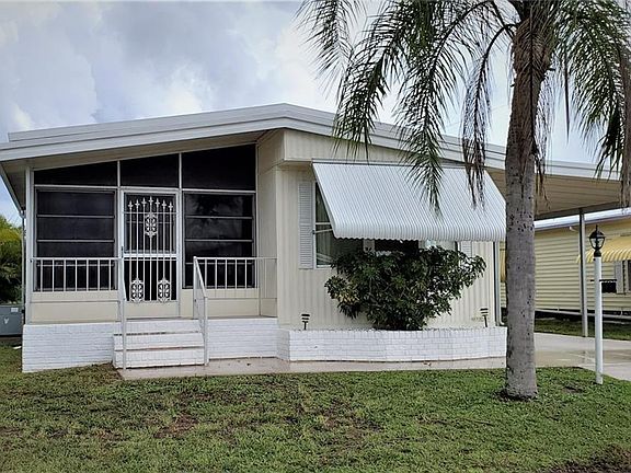3rd image of 877 Moonlight Dr