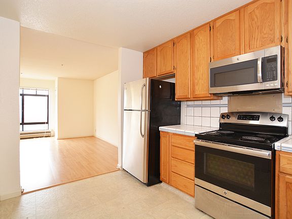 2nd image of 1442 Taraval St APT 2
