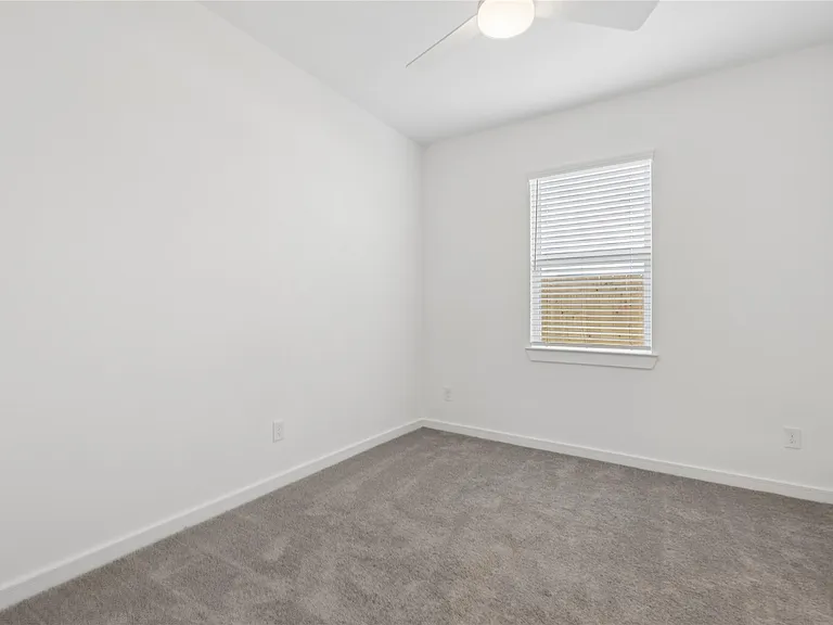 556 Day Station Dr — Photo 8