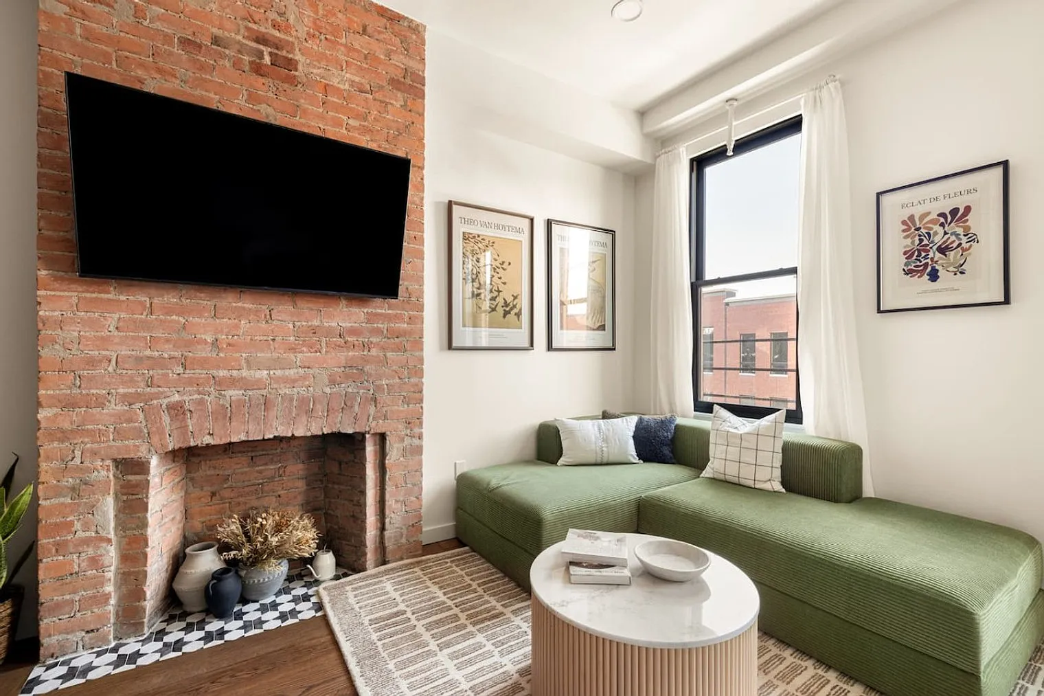7 bed, 6.0 bath, 3875 sqft, $15,379 — Photo 3