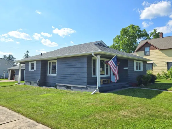 301 Brown St, Norway, MI 49870