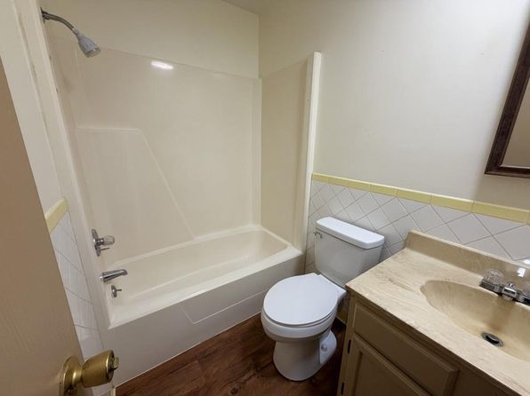 225 Steven St APT C