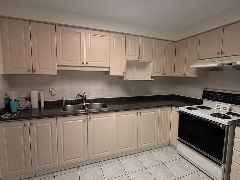 5084 Dundas St W #2 — Photo 3