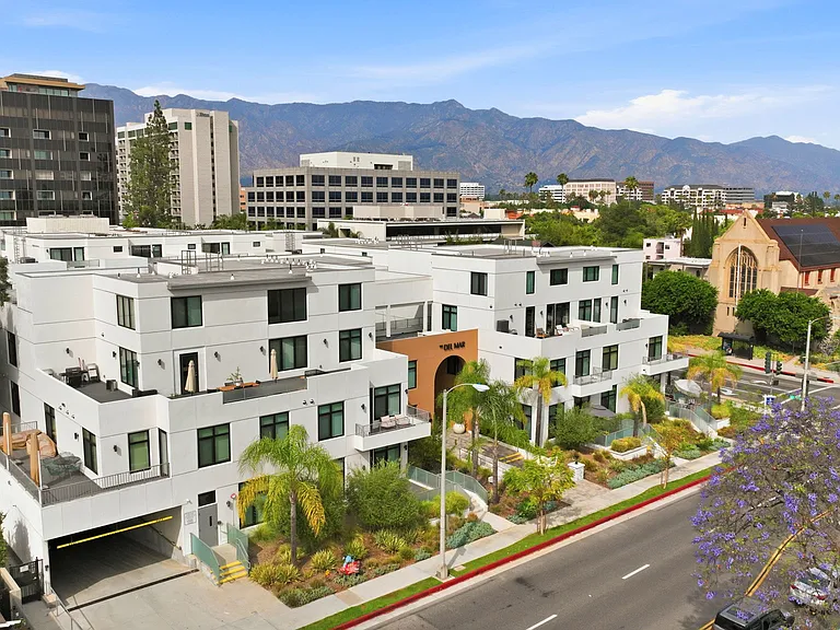 399 E Del Mar Blvd #103 — Photo 40