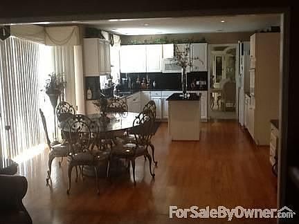5th image of 7065 Queen Anne Dr