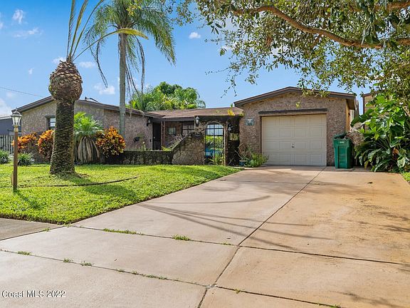 3rd image of 1827 Ixora Dr W
