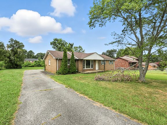 3rd image of 304 Verdun Dr