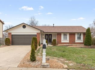 11 Lost Dutchman Dr, Saint Peters, MO 63376
