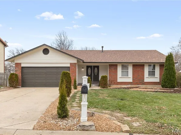 11 Lost Dutchman Dr, Saint Peters, MO 63376