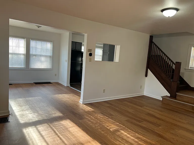 601 N McKinley Ave — Photo 5