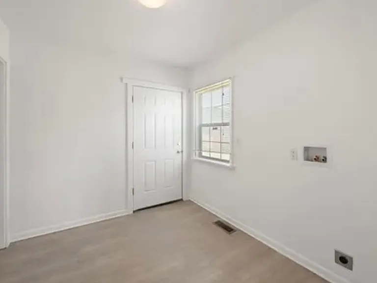 1244 W 1st Ave — Photo 19