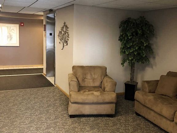4th image of 700 Graceland Ave APT 605