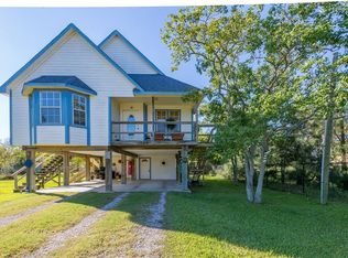 1020 8th St, San Leon, TX 77539