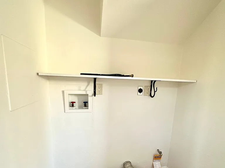 1009 E Haley St — Photo 27