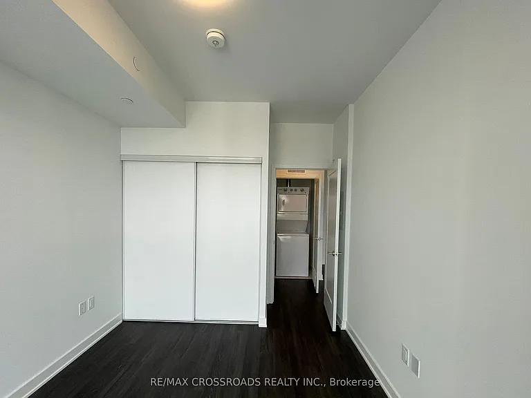 95 Oneida Cres #2306 — Photo 4