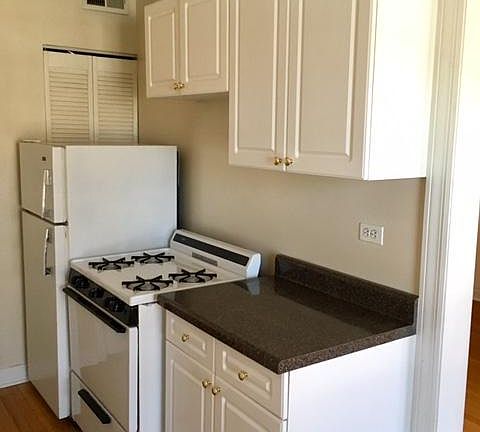 3rd image of 1101 W Wellington Ave APT 2A