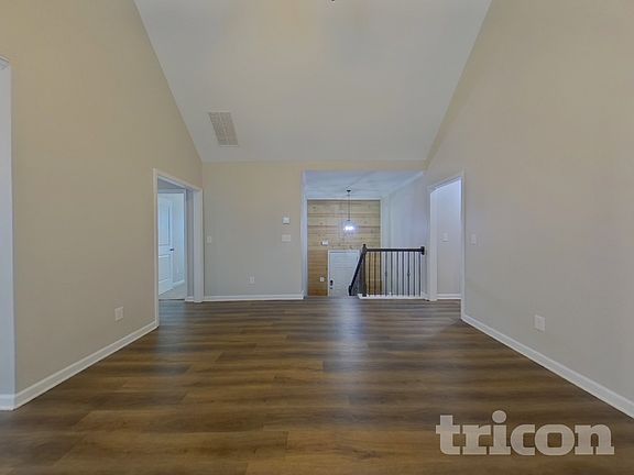 3rd image of 117 Grizzly Trl