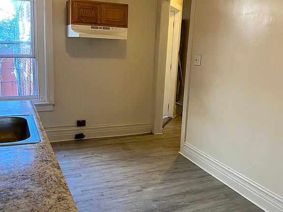 New flooring, Landlord to provide Electric stove and fridge
