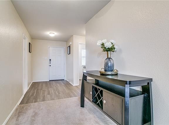 3rd image of 913 Bee Creek Ln