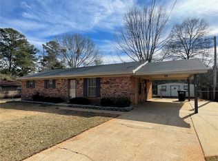 807 Lake Condy Rd, Opelika, AL 36801