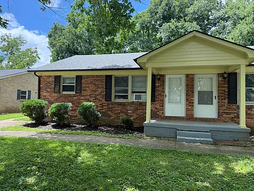 327 Garden Park Dr #B Photo 1