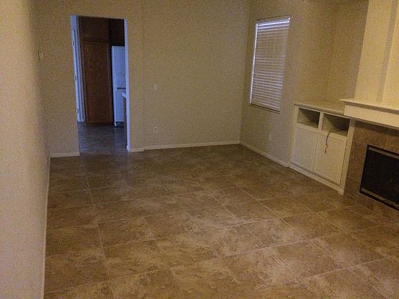 4th image of 39523 Sarah Dr