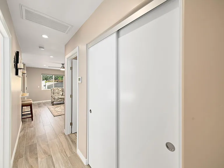 6059 Edgewater St — Photo 12
