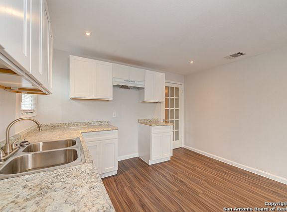 4th image of 131 McCauley Blvd