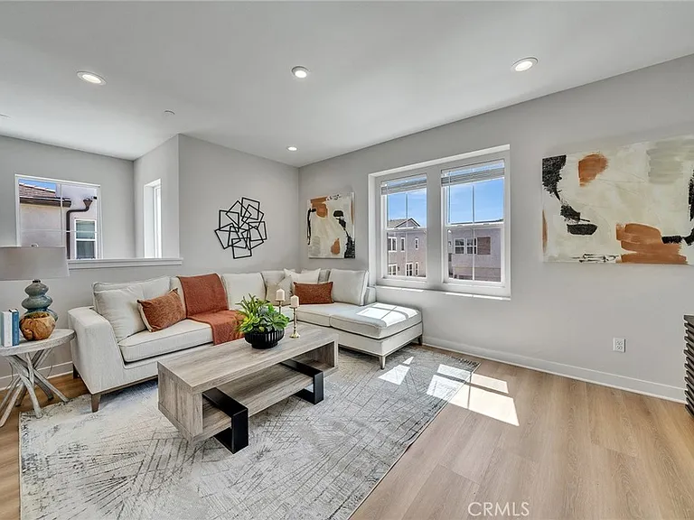 141 Edna Pkwy — Photo 34