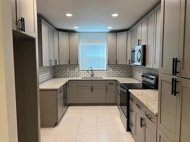 Building Photo - 231 Gazel Dr