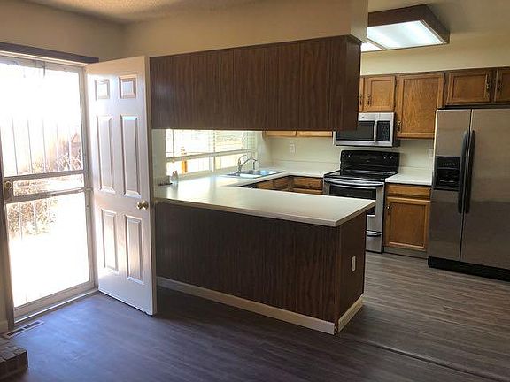 Rear Entrance, Breakfast Brand Kitchen