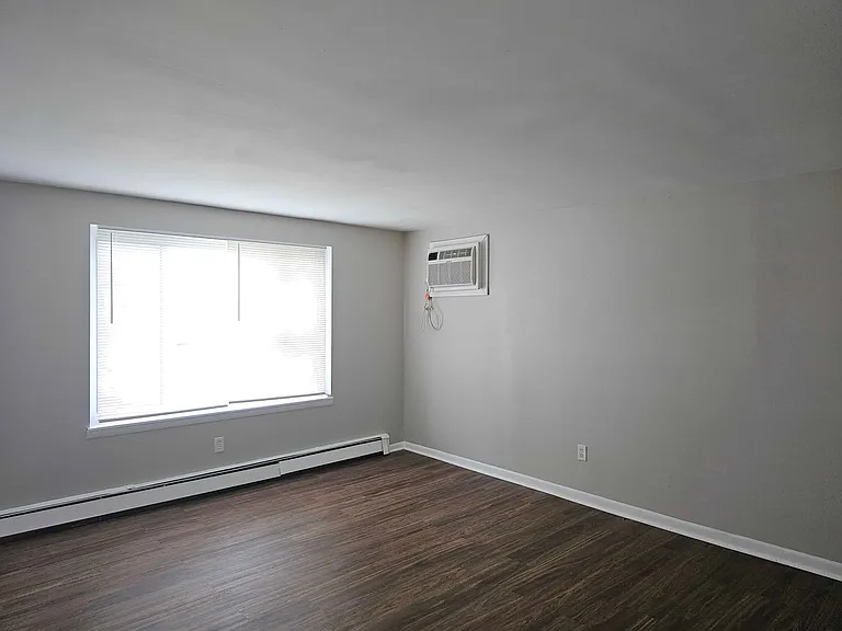 Avery Apartments — Photo 24