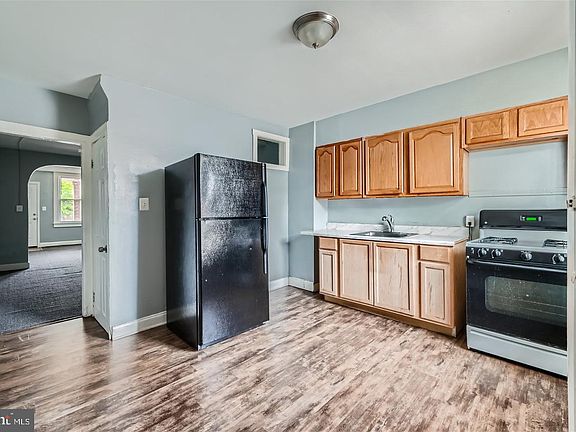 2nd image of 3162 Ravenwood Ave