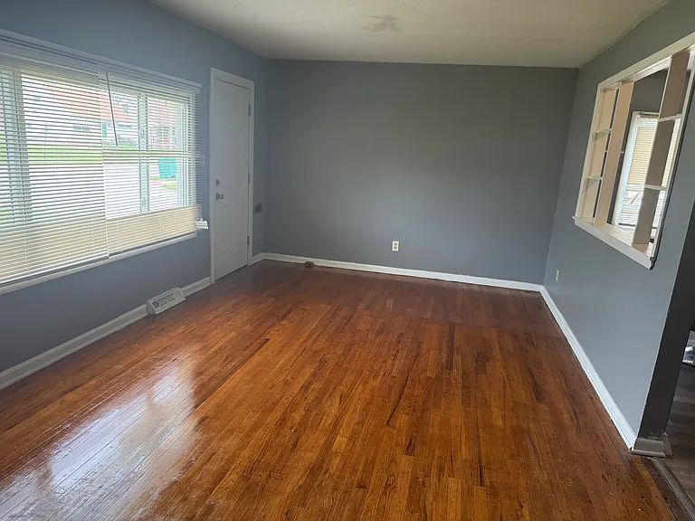 15608 Walvern Blvd — Photo 5