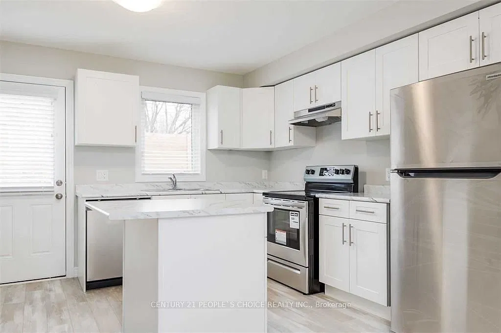 3 bed, $2,300 — Photo 4