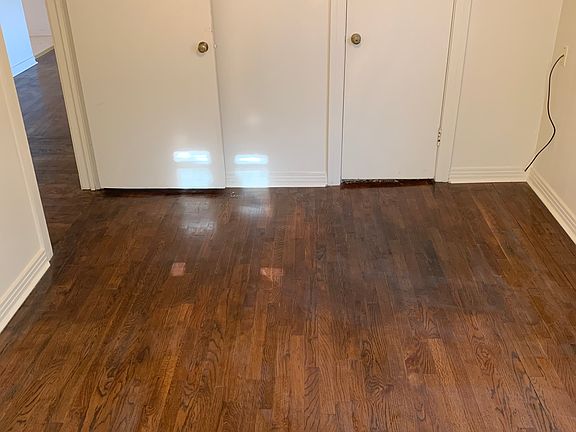 4th image of 3711 SE 17th Ave