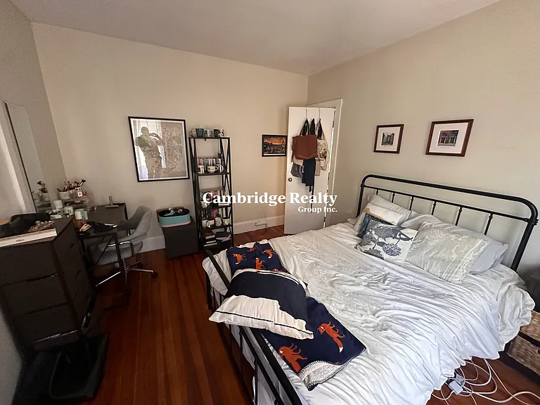 24-26 Burnham St #2T — Photo 16