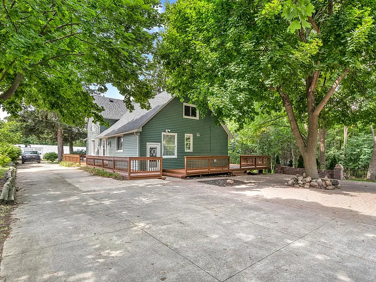 17130 Beck Rd — Photo 38