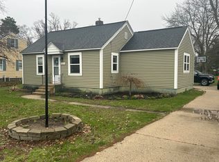 6894 12th Ave, Jenison, MI 49428
