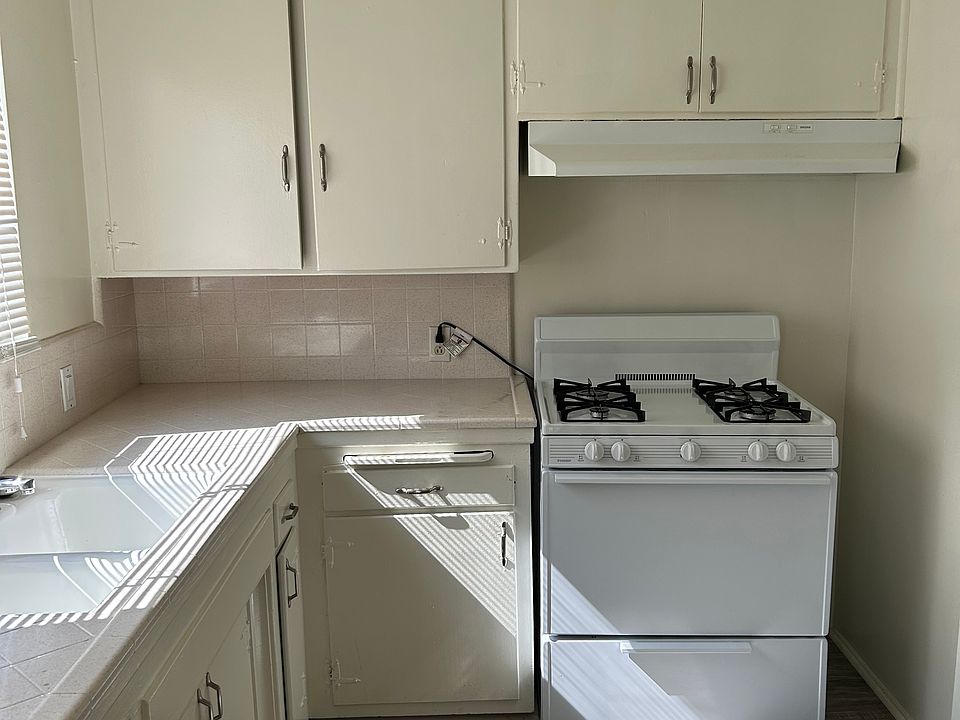 1st image of 14308 Dickens St APT 4