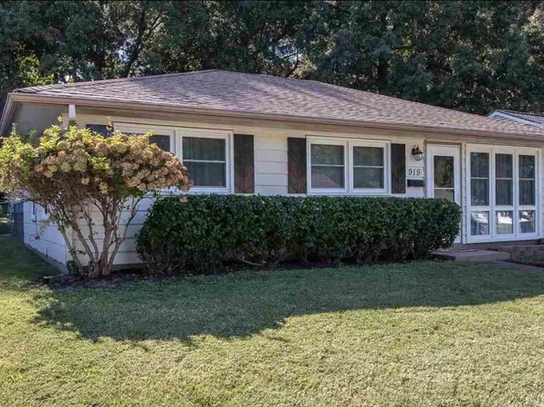 919 River Oaks Blvd, Paducah, KY 42001