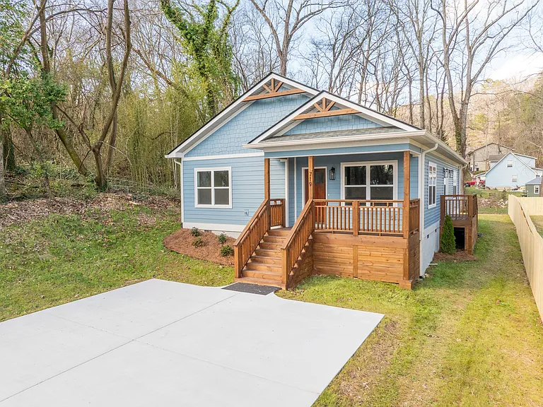 719 Donaldson Rd — Photo 1
