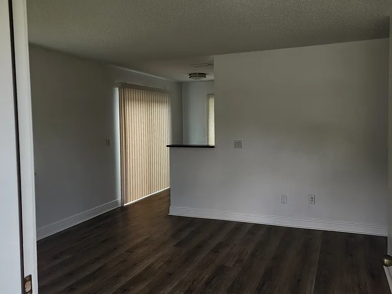 912 Bryan Ct — Photo 10