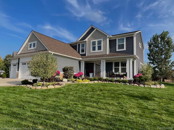 1129 Riverstone Cir, Milford, MI 48381