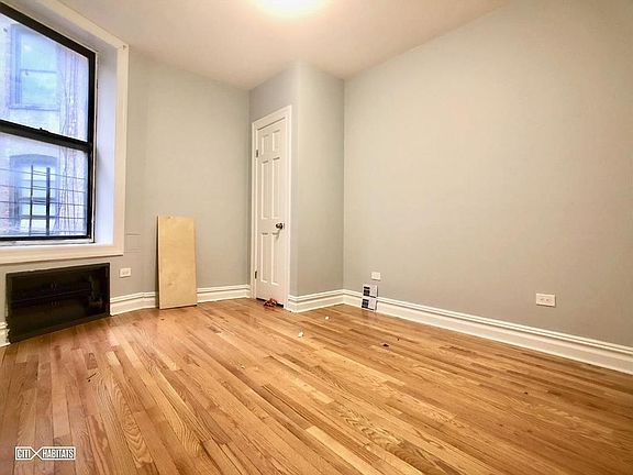 4th image of 227 Audubon Ave APT 31