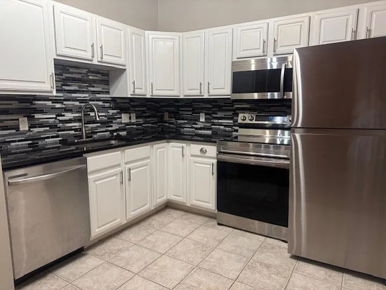 Bridgeview Apartments — Photo 24