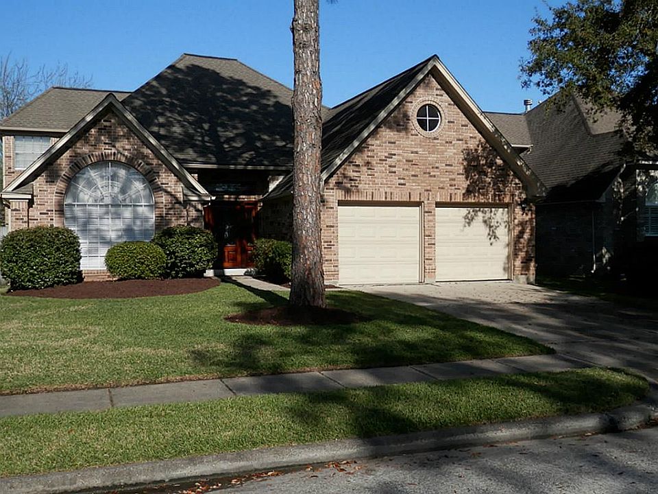 1st image of 15115 Farndale Dr