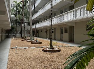 330 SE 2nd St APT 104F, Hallandale, FL 33009